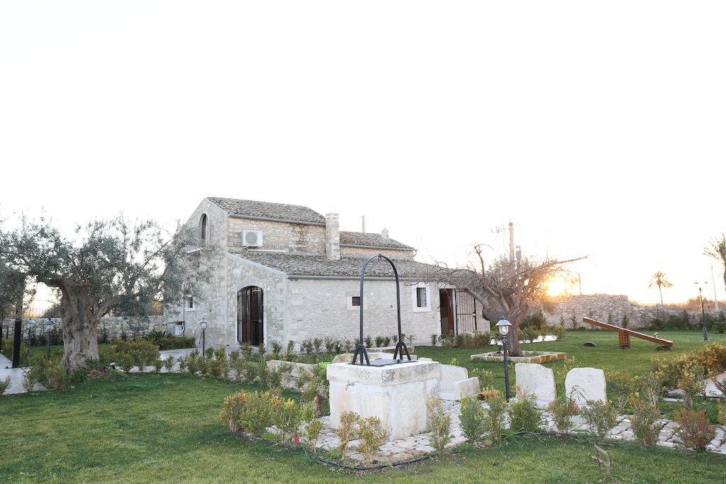 Serravalle Relais & Country Villa With Private Pool - Esclusive Use Chiaramonte Gulfi Oda fotoğraf