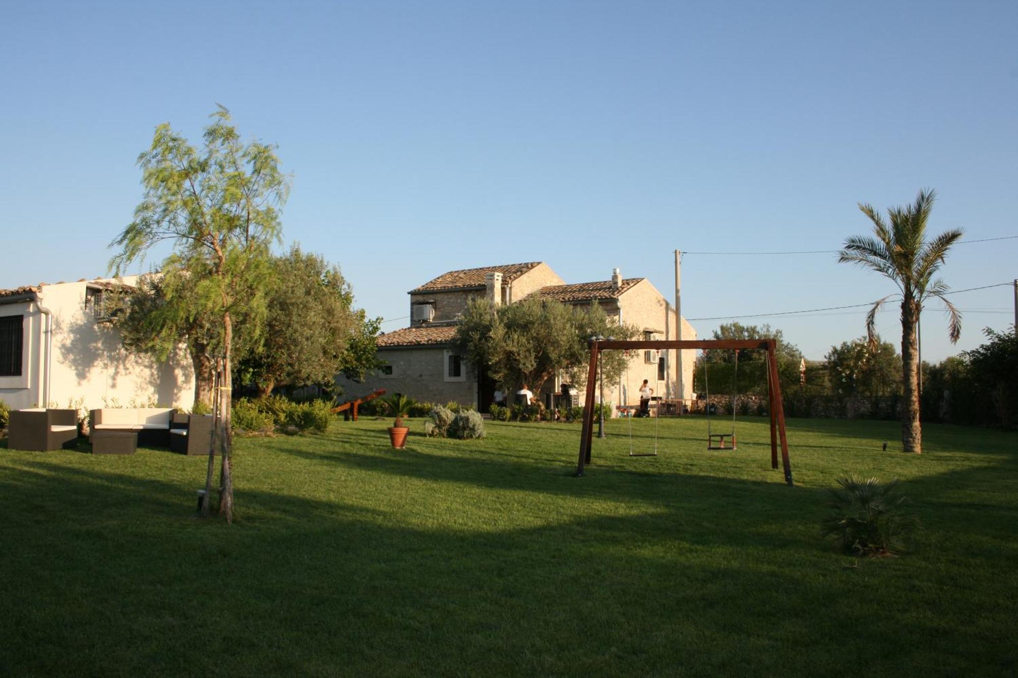 Serravalle Relais & Country Villa With Private Pool - Esclusive Use Chiaramonte Gulfi Dış mekan fotoğraf